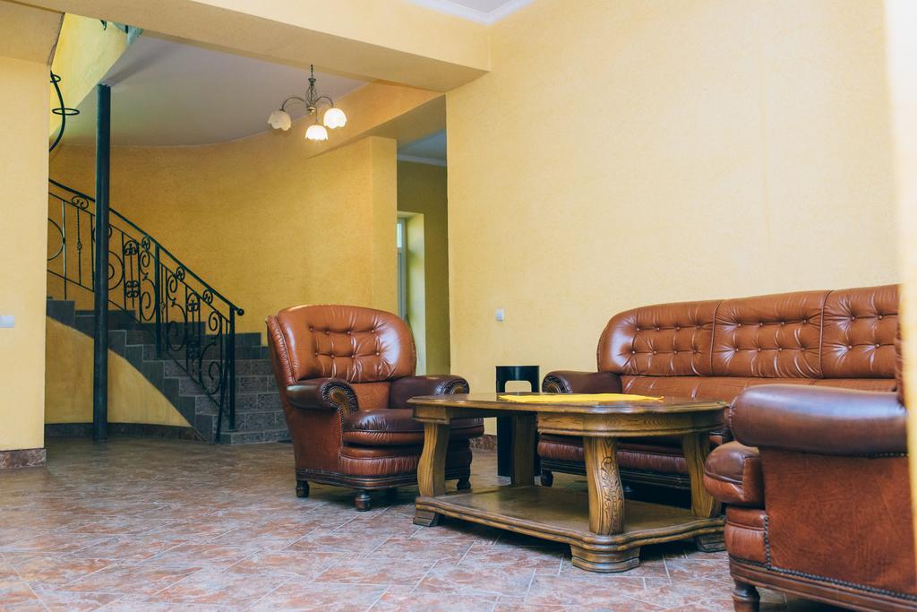 Berizka Hotel Perechin Exterior photo